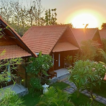 Exotic View Cottage Batununggul Exterior photo